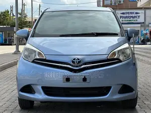 Toyota Ractis 2011 Blue