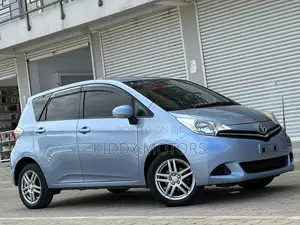 Toyota Ractis 2011 Blue