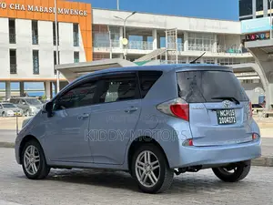 Toyota Ractis 2011 Blue