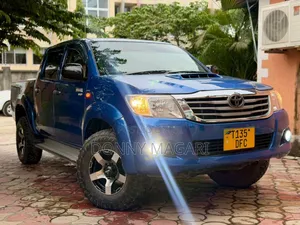 Toyota Hilux Revo Double Cab Deisel 2.8 AWD 2016 Blue