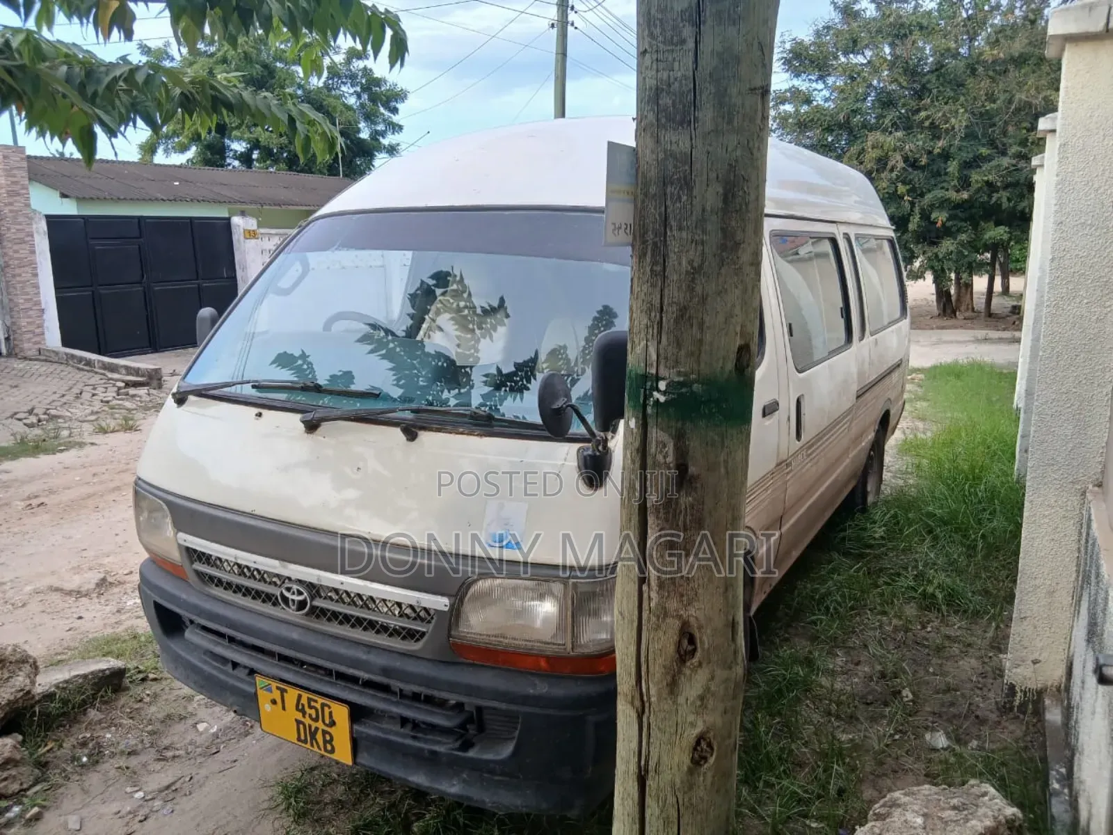 Toyota HiAce 2002 White