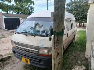 Toyota HiAce 2002 White