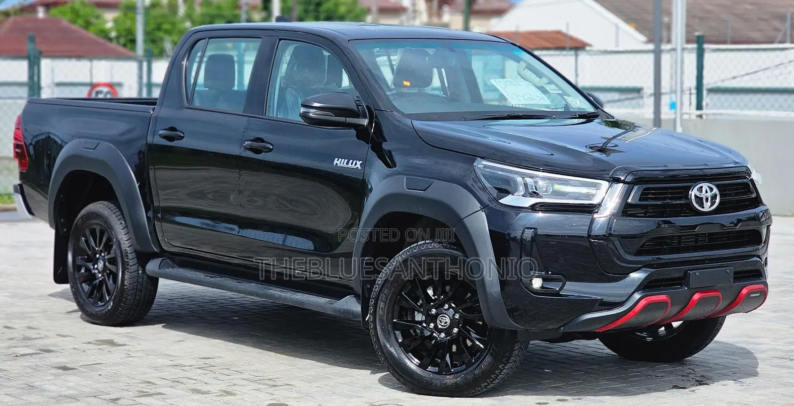 New Toyota Hilux 2025 Black