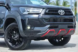 New Toyota Hilux 2025 Black