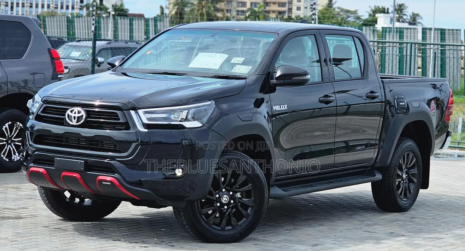 New Toyota Hilux 2025 Black