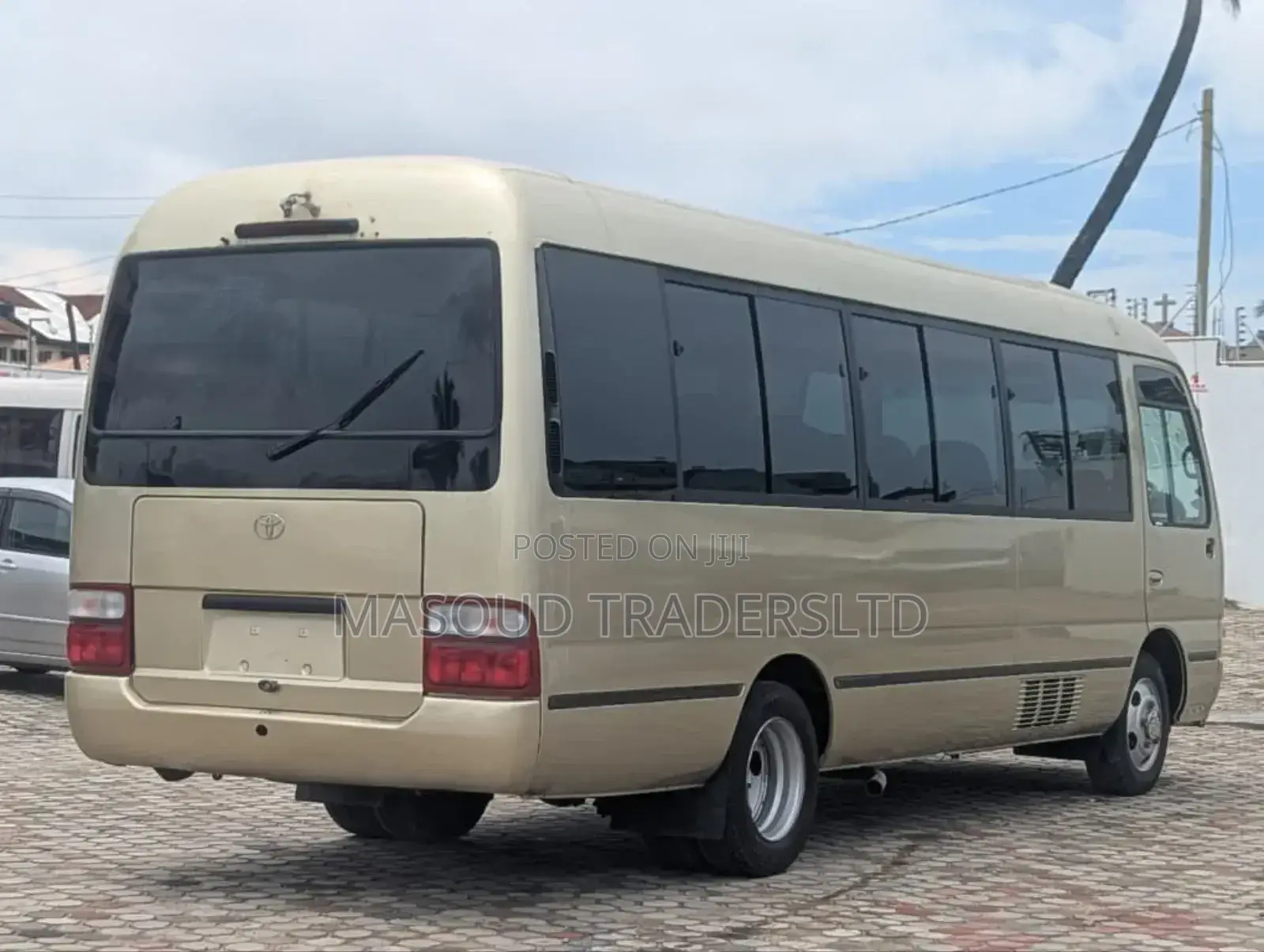 Toyota Coaster 2004 Gold