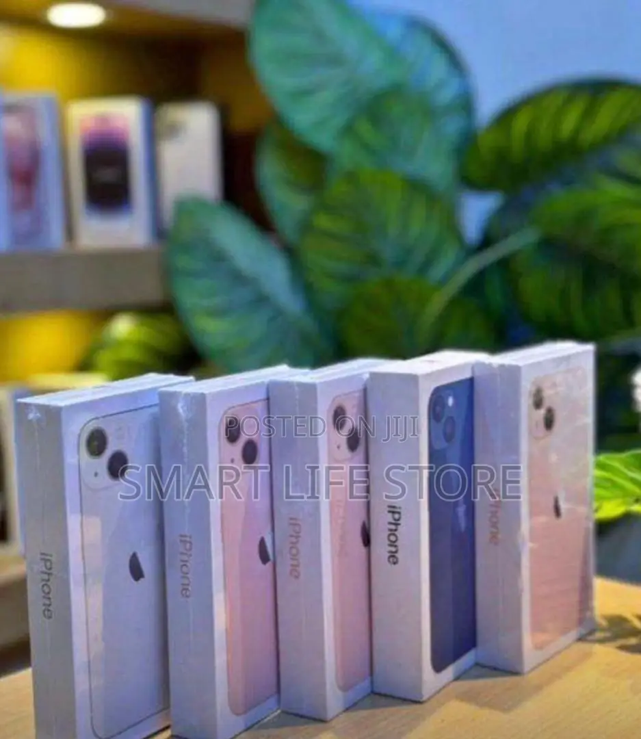 New Apple iPhone 13 128 GB Green