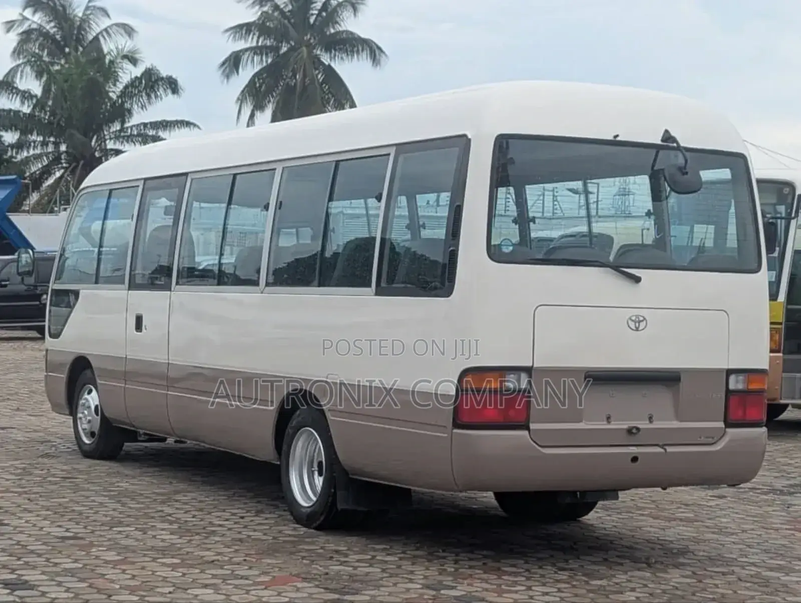 Toyota Coaster 2004