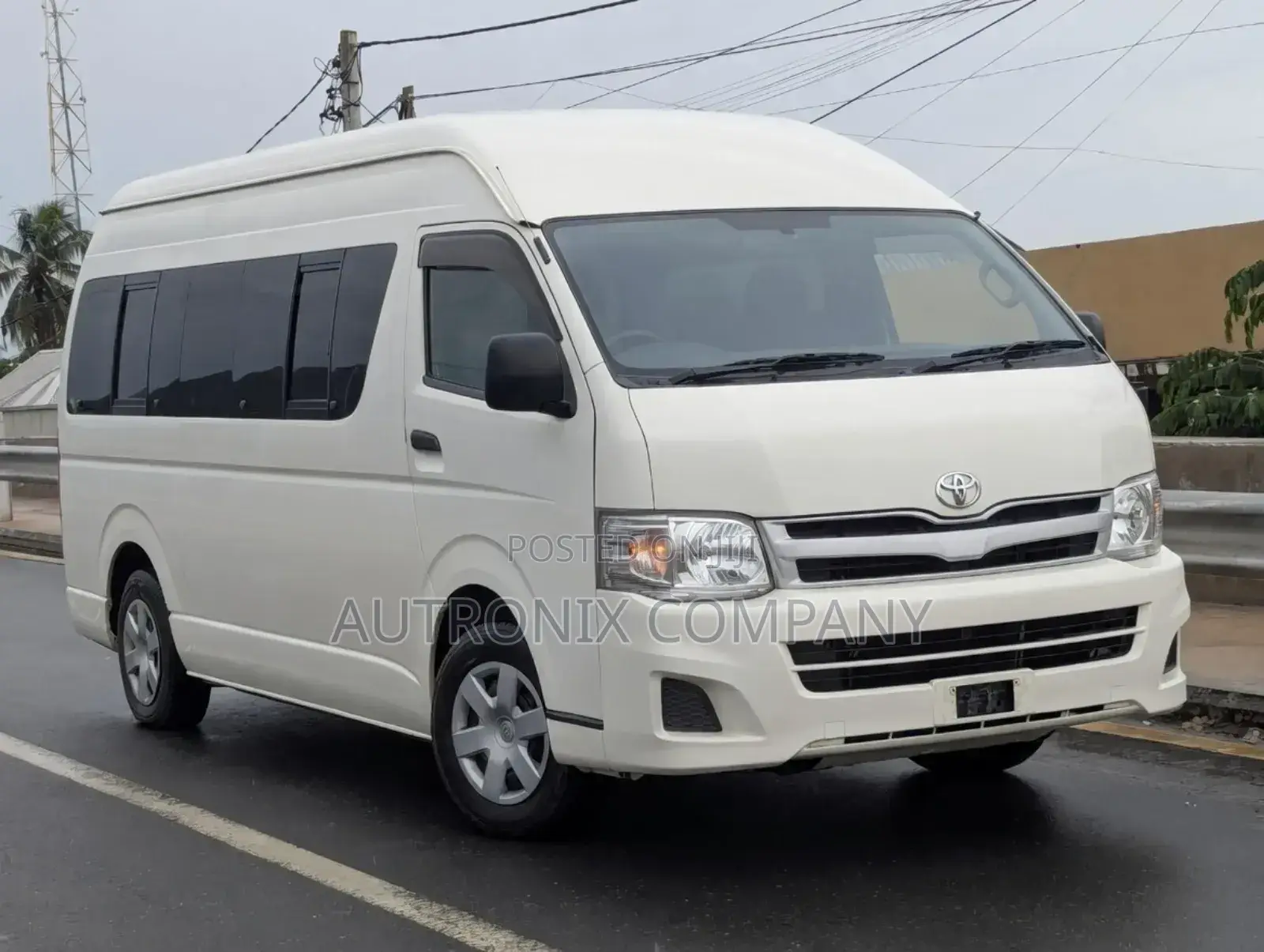 Toyota HiAce 2012 White