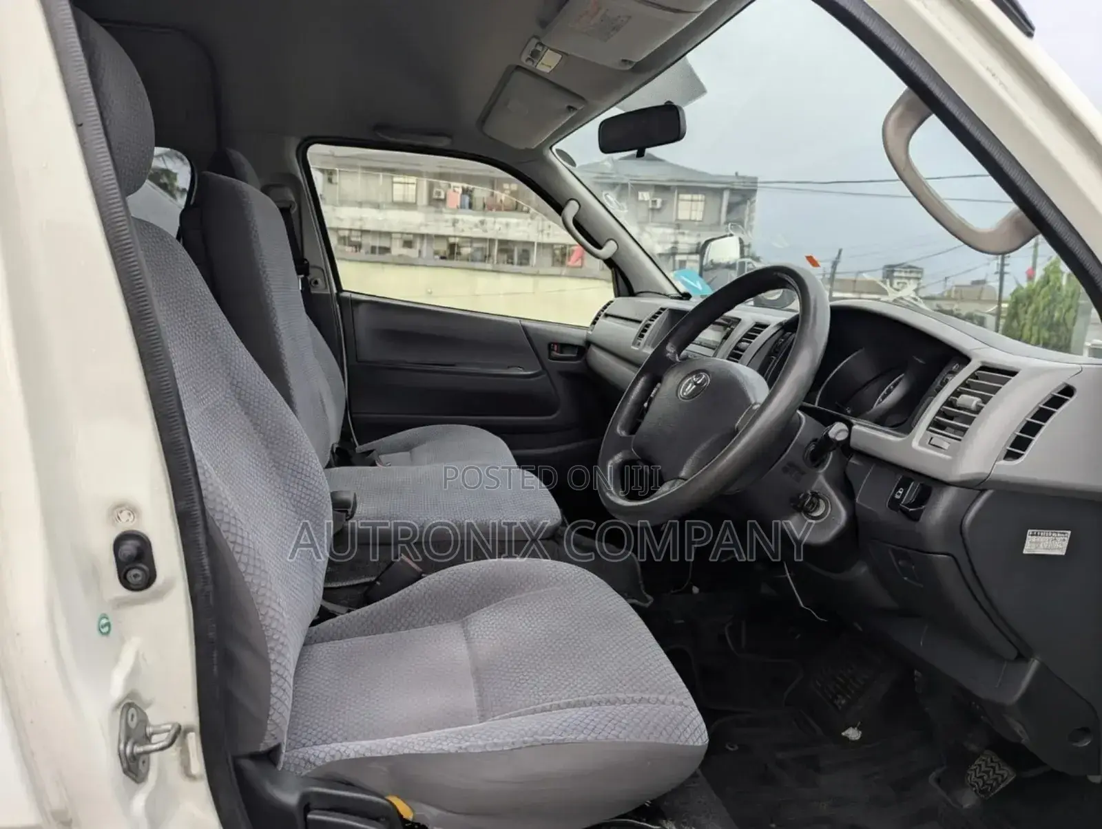 Toyota HiAce 2012 White