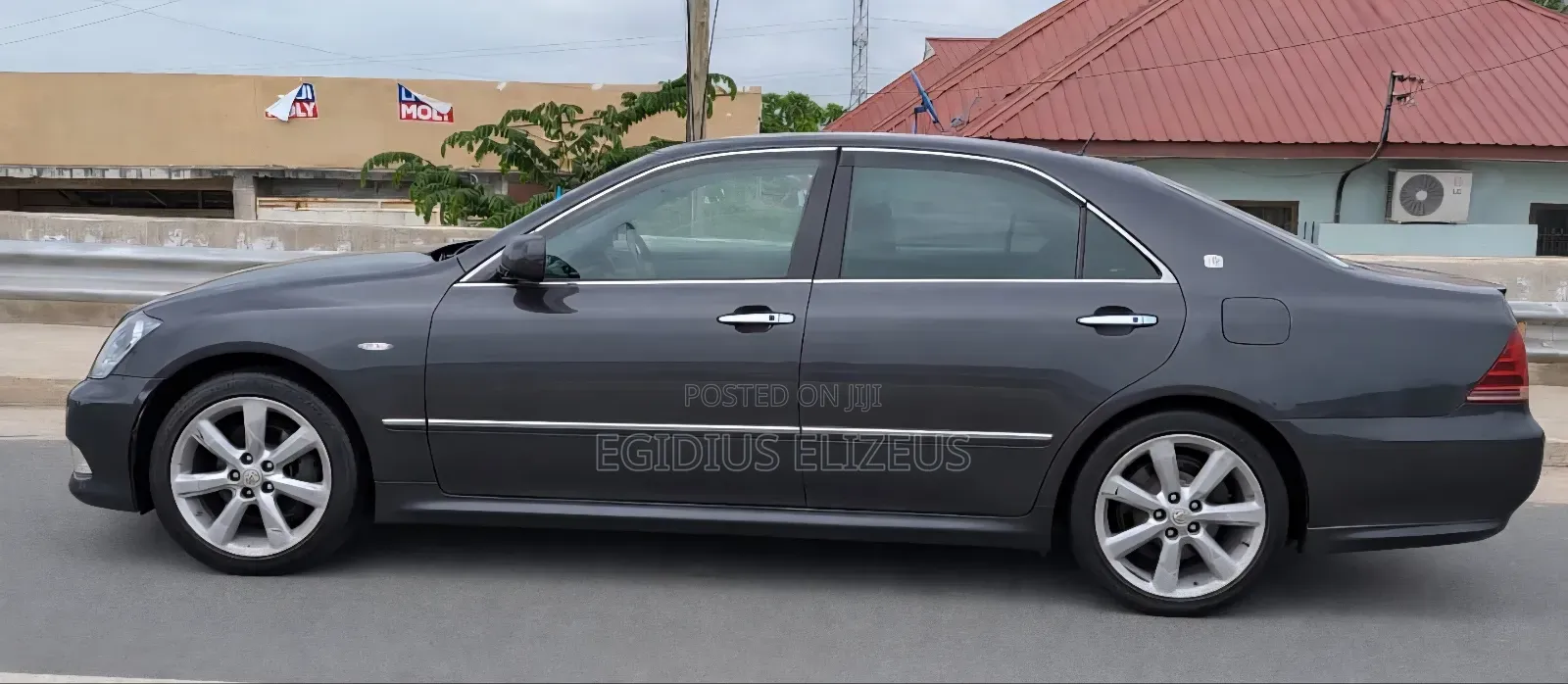 Toyota Crown Royale 2005 Gray