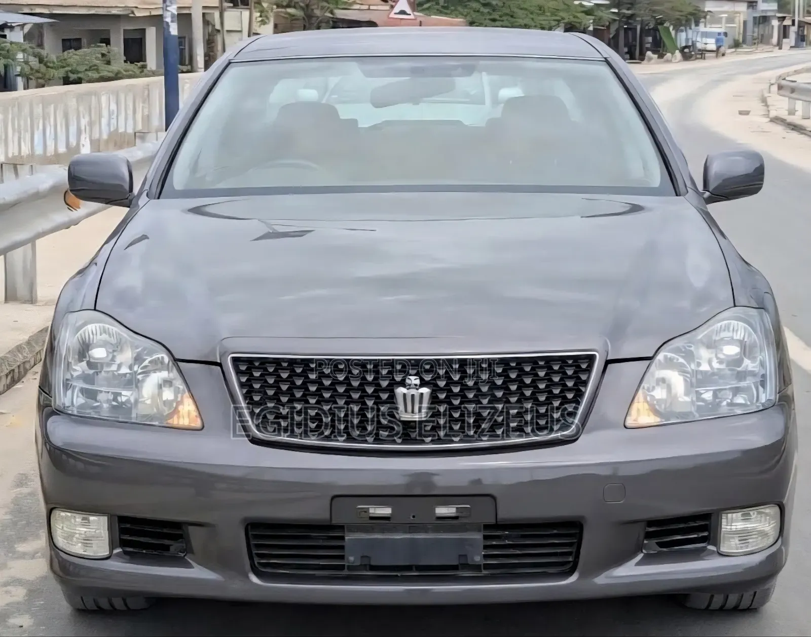 Toyota Crown Royale 2005 Gray