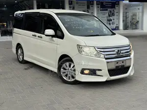 Honda Stepwgn 2014 White