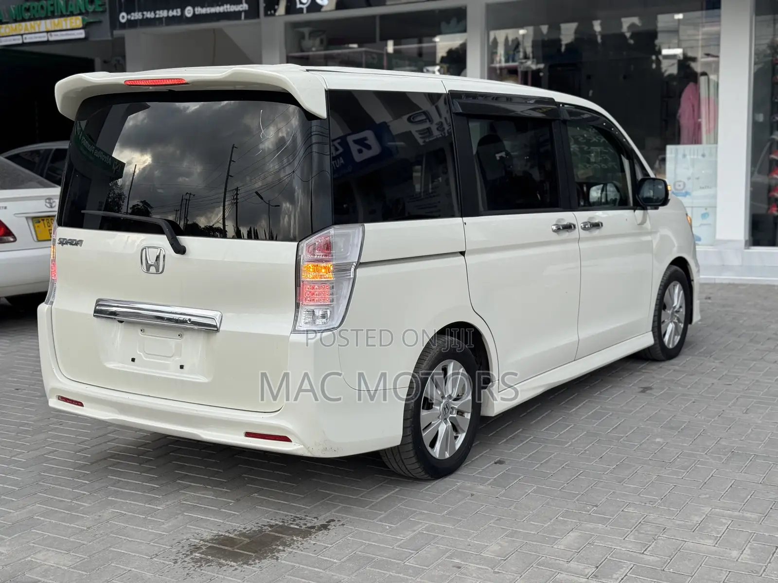 Honda Stepwgn 2014 White