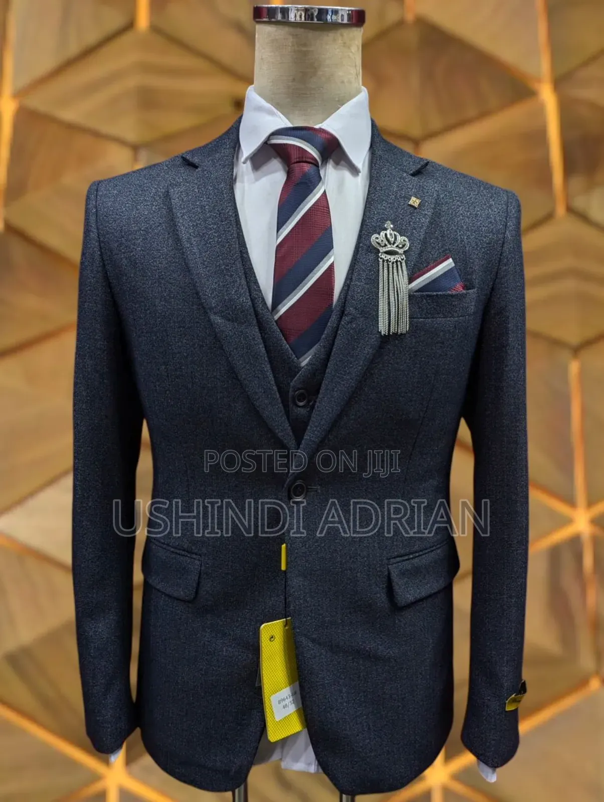 ‎Suti Ya Mwanaume Wa Kiwango Cha Juu–High Level Suit
