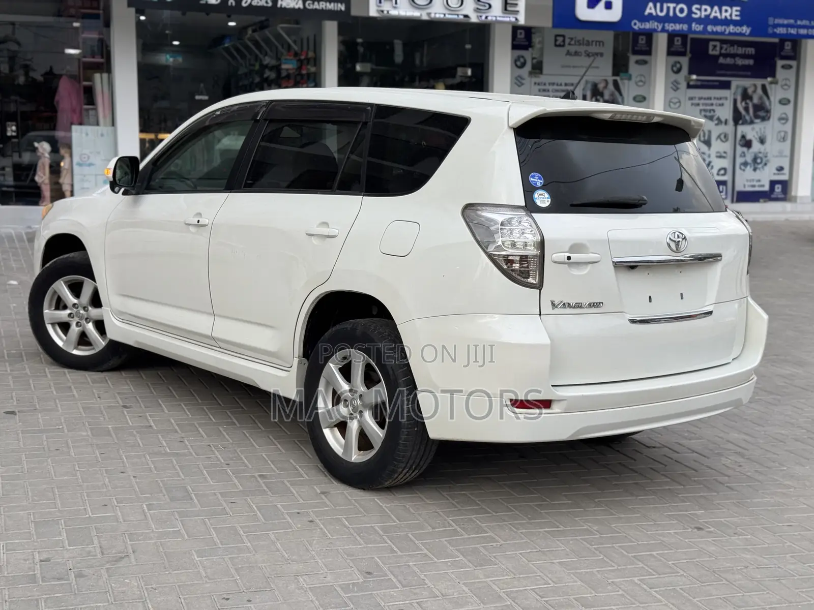 Toyota Vanguard 2009 White
