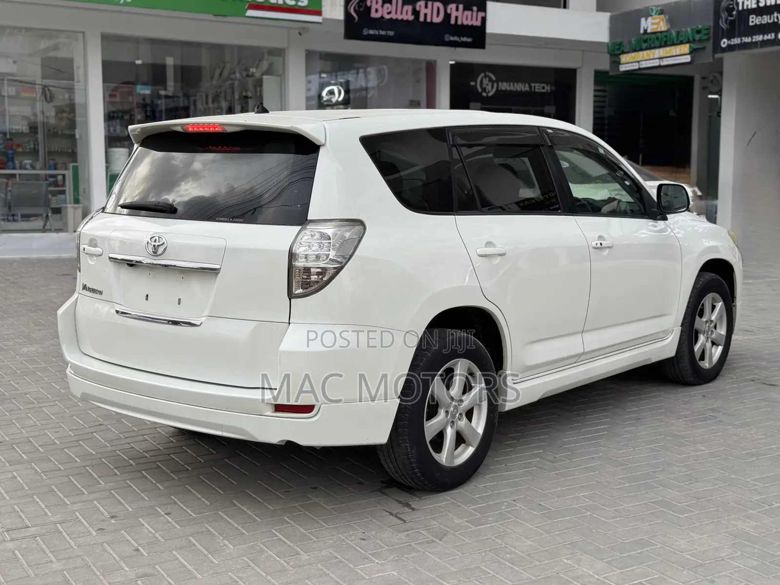Toyota Vanguard 2009 White