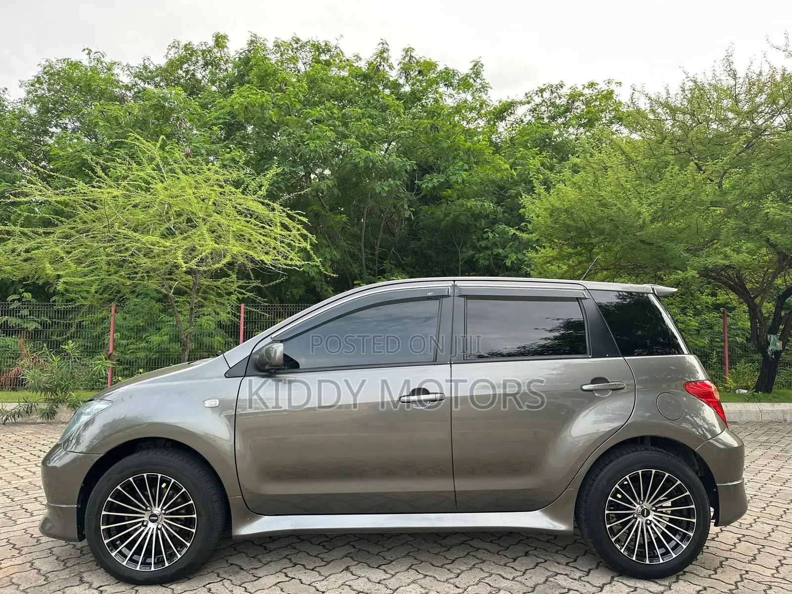 Toyota IST 2006 Gray