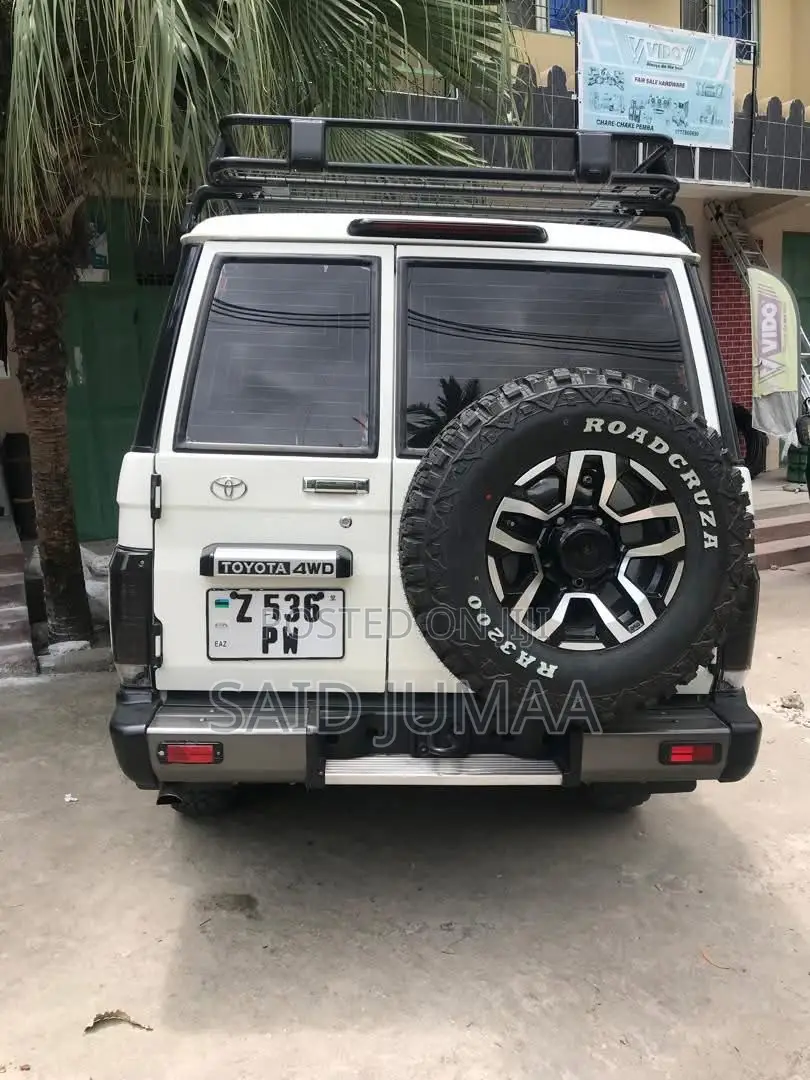 Toyota Land Cruiser 76 Series 2011 White