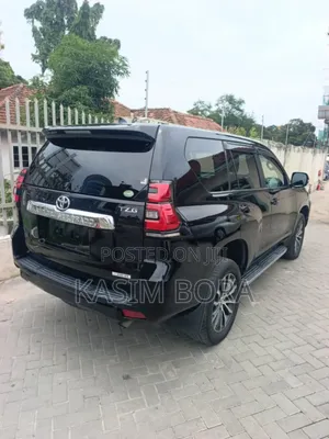 Toyota Land Cruiser Prado 2018 Black