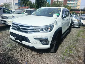 Toyota Hilux 2020 White