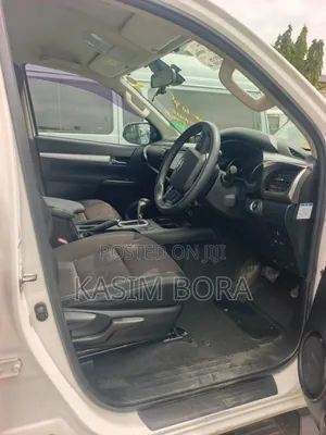 Toyota Hilux 2020 White