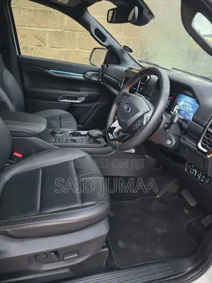 Ford Everest 2024 White