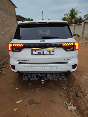 Ford Everest 2024 White