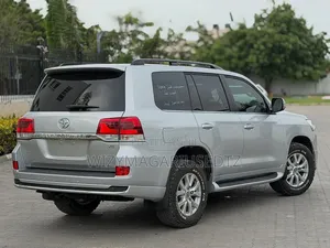 Toyota Land Cruiser 2018 Silver