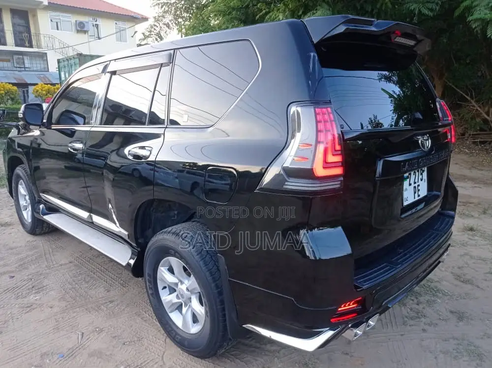 Toyota Land Cruiser Prado 2.7 i 2011 Black