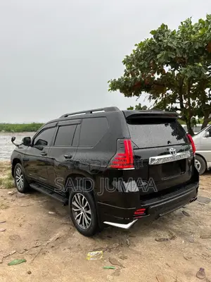 Toyota Land Cruiser Prado 2.8 2022 Black
