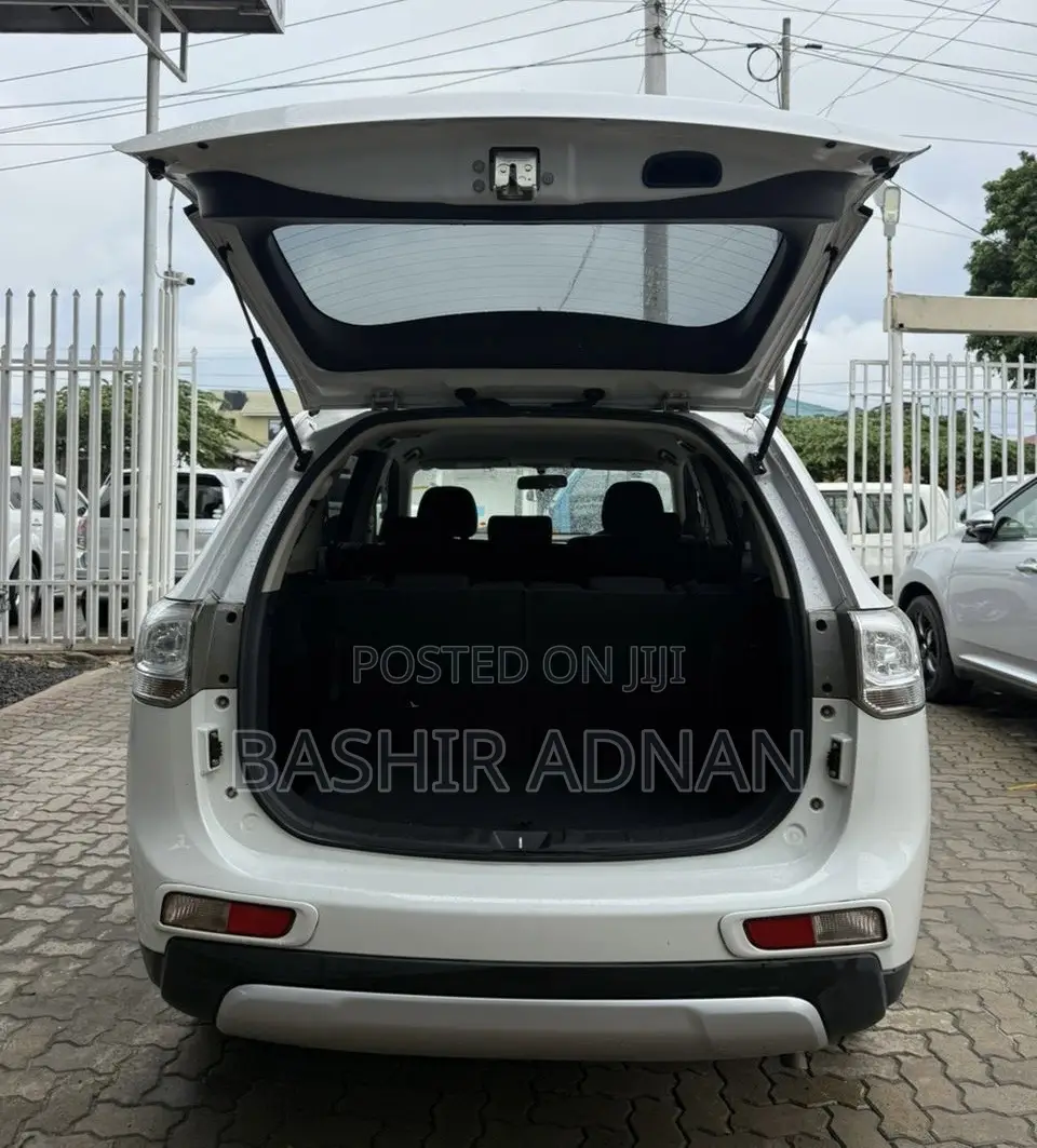 Mitsubishi Outlander 2015 White