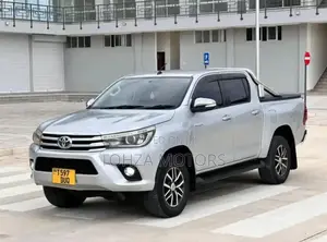 Toyota Hilux 2018 Silver
