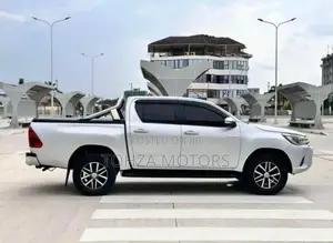 Toyota Hilux 2018 Silver