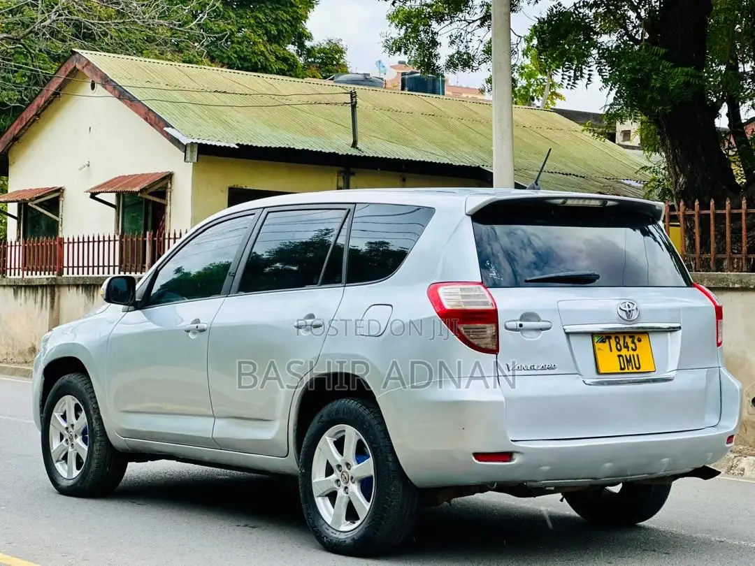 Toyota Vanguard 2009 Silver