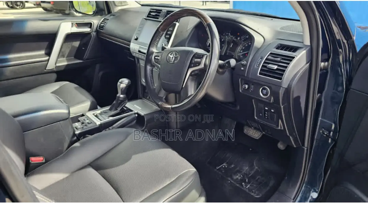 Toyota Land Cruiser Prado 2.8 2023 Blue