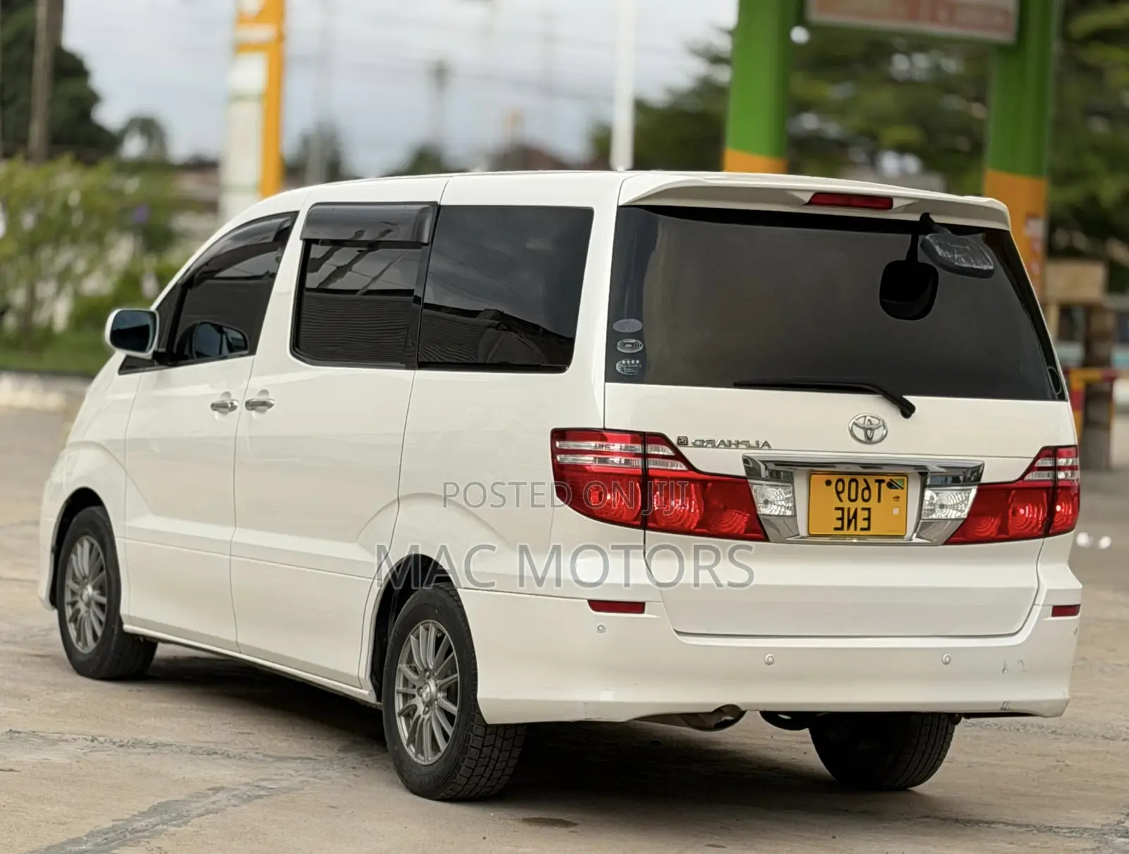 Toyota Alphard 2006 White