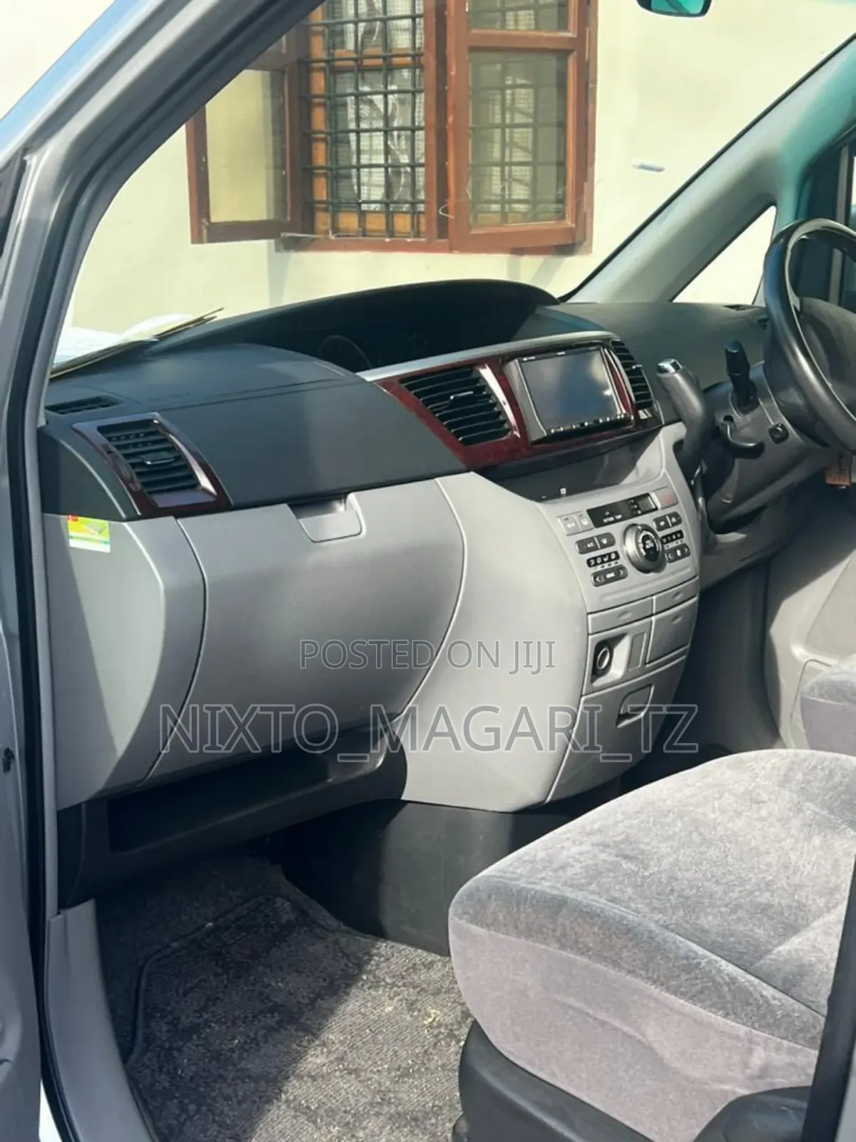 Toyota Noah 2006 Silver
