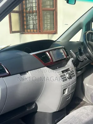 Toyota Noah 2006 Silver