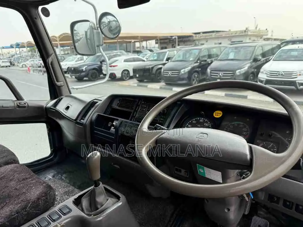 1998 Mitsubishi Fuso Flat Body