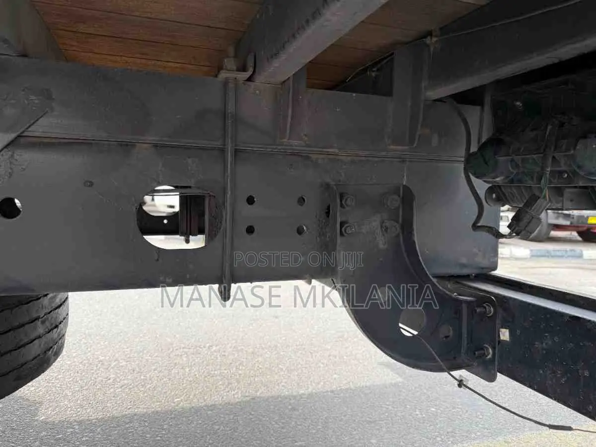 1998 Mitsubishi Fuso Flat Body