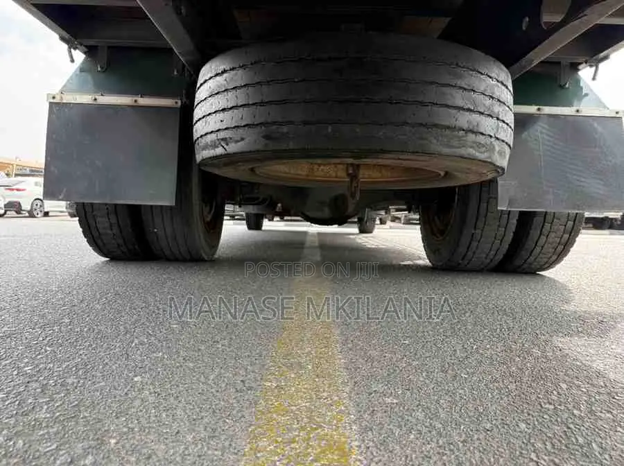 1998 Mitsubishi Fuso Flat Body