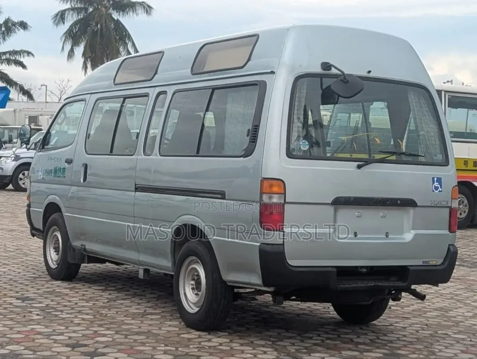Toyota HiAce 2002 Silver