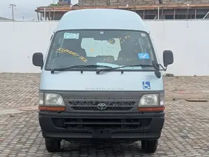 Toyota HiAce 2002 Silver