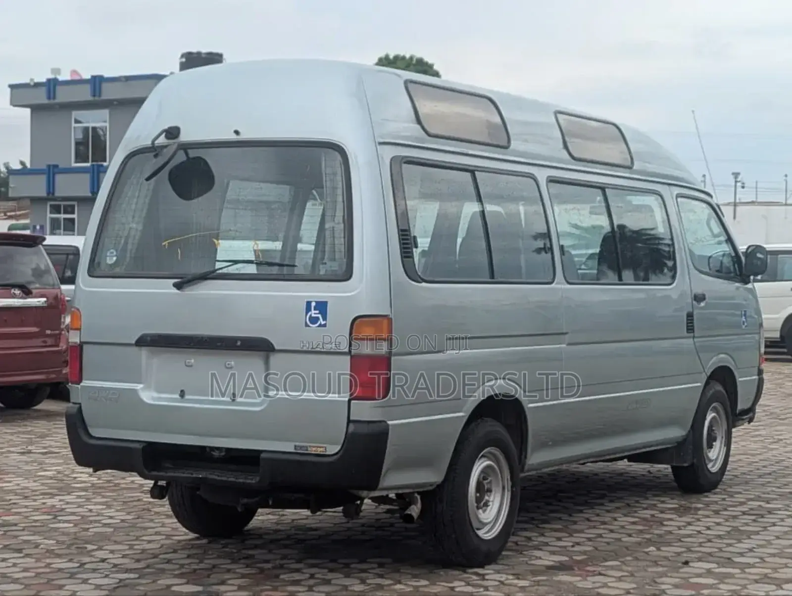 Toyota HiAce 2002 Silver