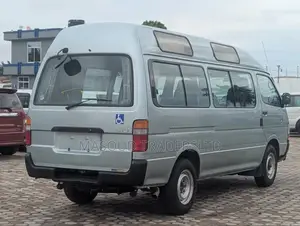Toyota HiAce 2002 Silver