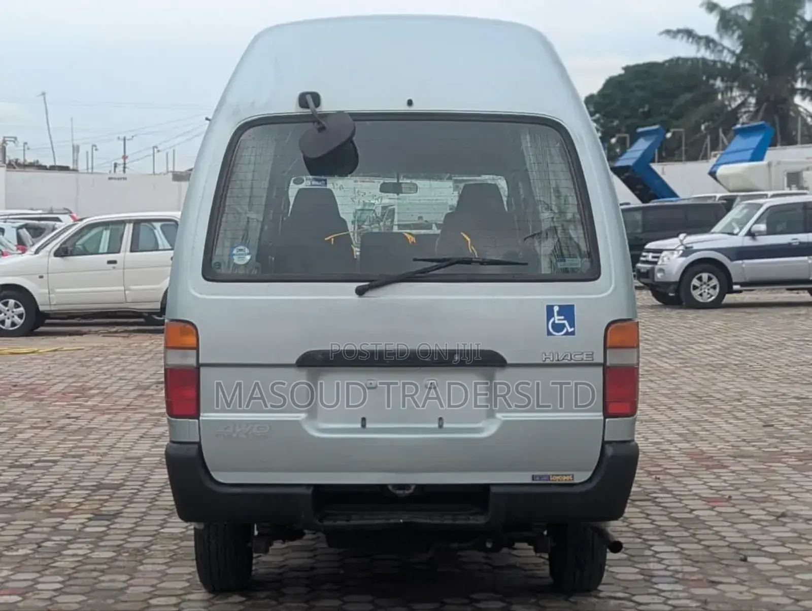 Toyota HiAce 2002 Silver