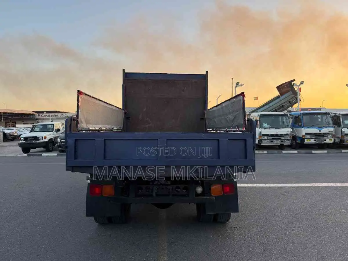 1995 Mitsubishi Fuso Fighter Tipper