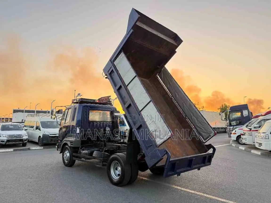 1995 Mitsubishi Fuso Fighter Tipper