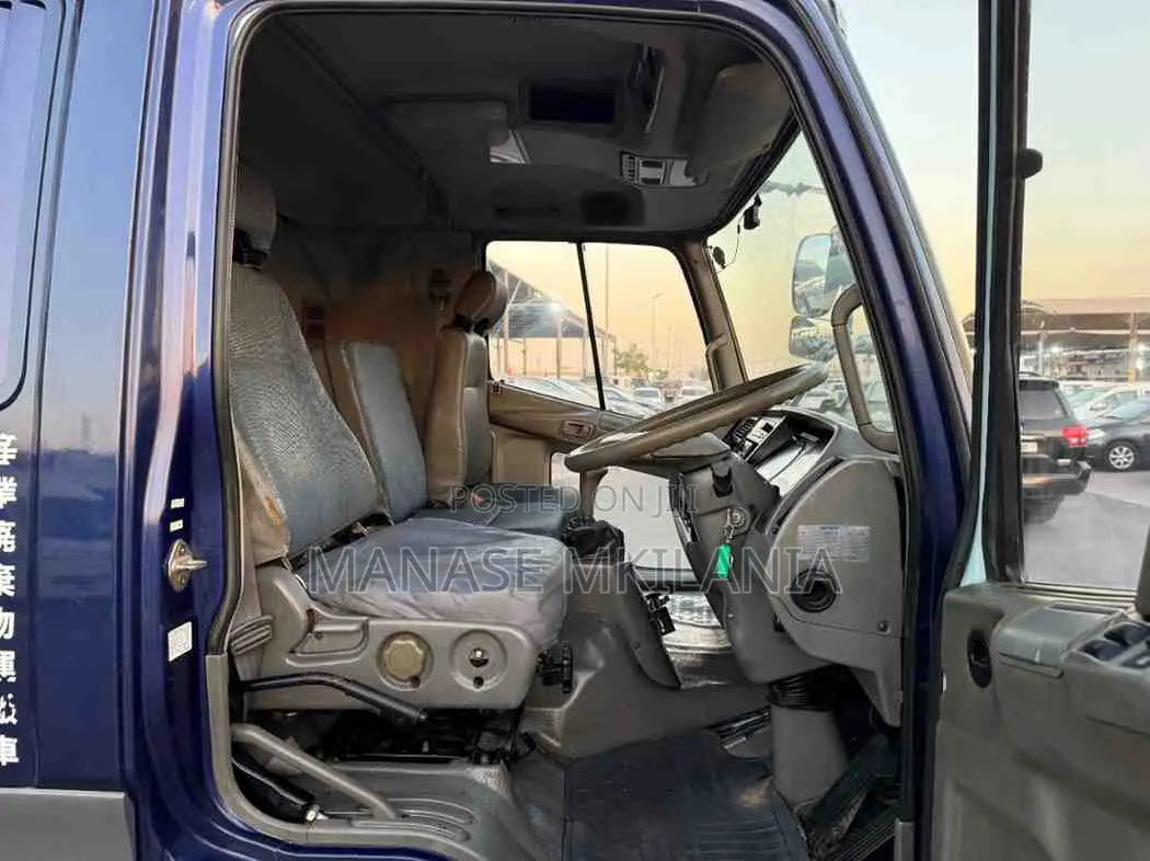 1995 Mitsubishi Fuso Fighter Tipper